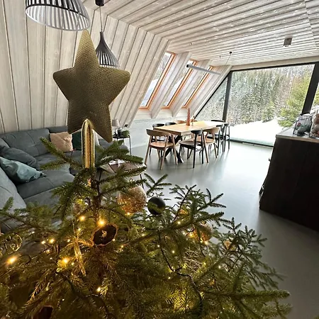 別荘 W Szczyrku Sauna & Balia シュチルク