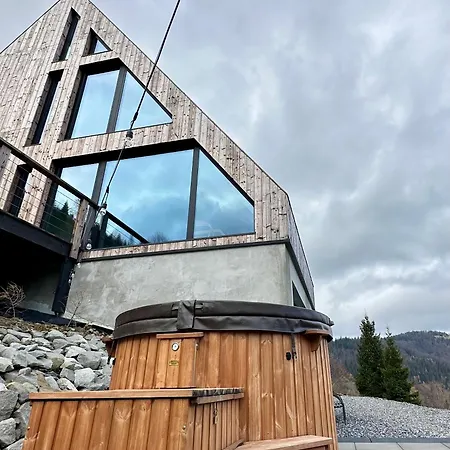 W Szczyrku Sauna & Balia 別荘