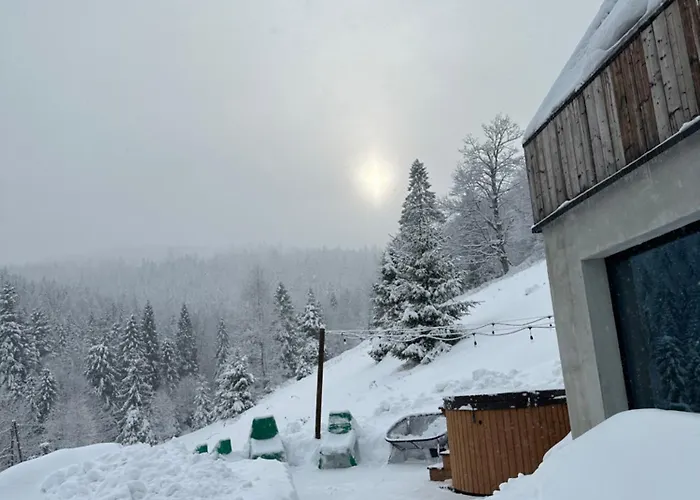 W Szczyrku Sauna & Balia بيت للعطل شتوروك