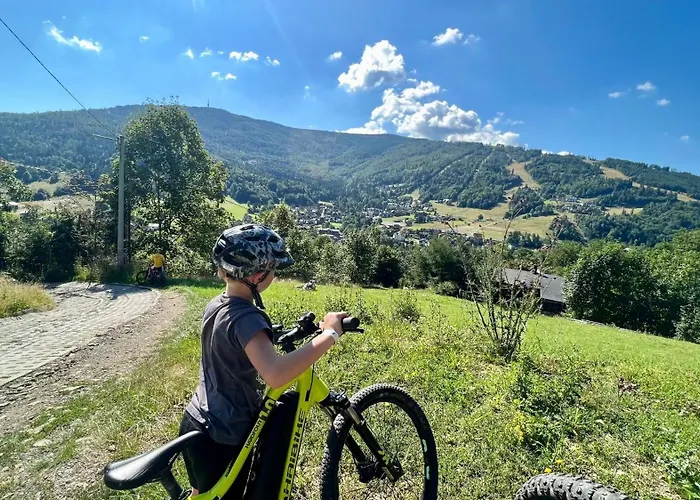 W Szczyrku Sauna & Balia بيت للعطل شتوروك